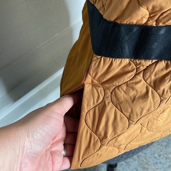 Nike Womens Aerolayer Thermore Running Vest Burnt Orange Size Small - Picture 7 of 8